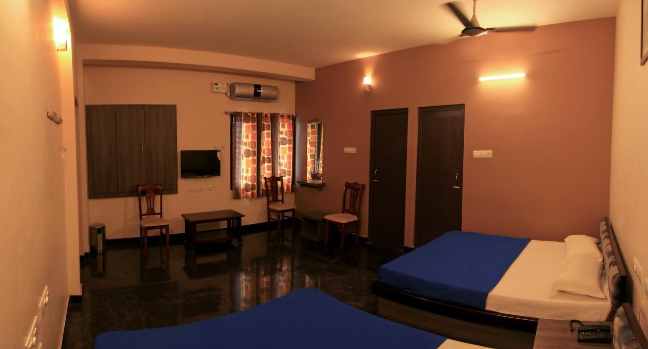 Hotel Sri Hayagriva Tiruchirappalli Habitación foto
